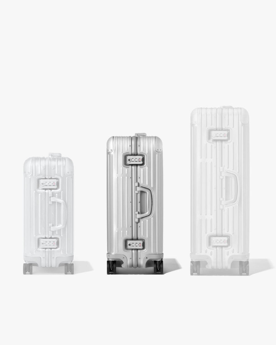 ALTAIR silver suitcases, size comparison with medium highlighted